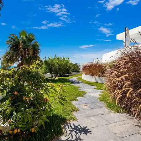 Nirvana - Pool, Jacuzzi, Terrace & Sea View Villa *