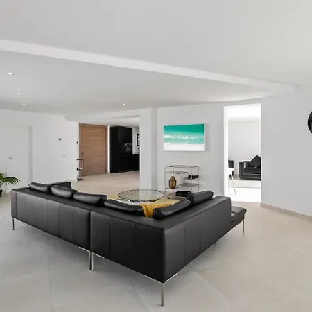 וילה Nirvana - Pool, Jacuzzi, Terrace & Sea View *